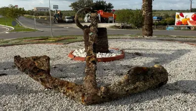 Balıkçıların ağına yaklaşık 3 tonluk tarihi çapa takıldı