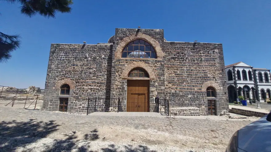 Depremde ağır hasar alan bin 600 yıllık kilisenin restorasyonu tamamlandı 5