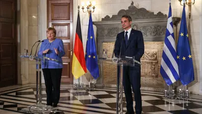 Merkel'den Atina'ya veda ziyareti