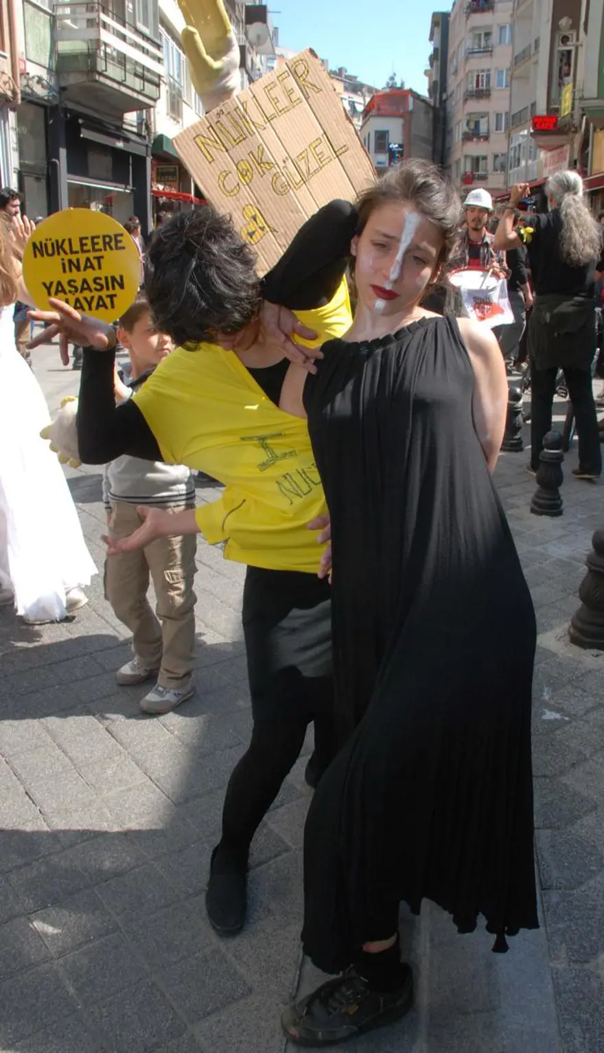 Kadıköy'de nükleer karşıtı eylem 5