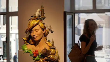 İstanbul'un sembollerini tek heykelde topladı