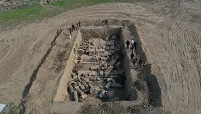 Aydın'ın Magnesia Antik Kenti'ndeki 'Zeus Tapınağı'nın üçte ikilik kısmı ortaya çıktı