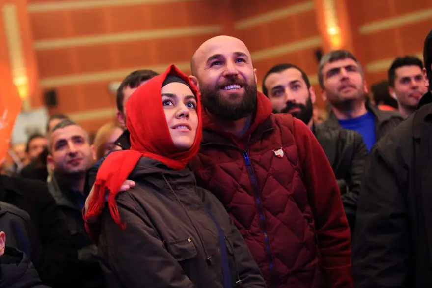 FRANCE 24: CUMHURBAŞKANLIĞI YA DA BAŞBAKANLIK 14