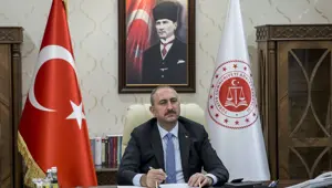 Adalet Bakanı Gül'den, bazı baro başkanlarının yürüyüşüne ilişkin açıklama Adalet Bakanı Gül'den, bazı baro başkanlarının yürüyüşüne ilişkin açıklama