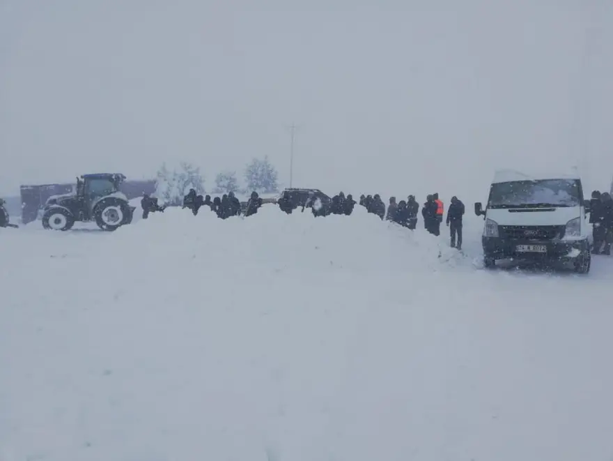 Yurtta kar yağışı (İzmir'in yüksek kesimlerinde kar yağışı etkili oldu) 6