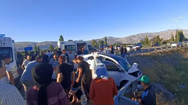 Erzincan’da trafik kazası: 8 yaralı