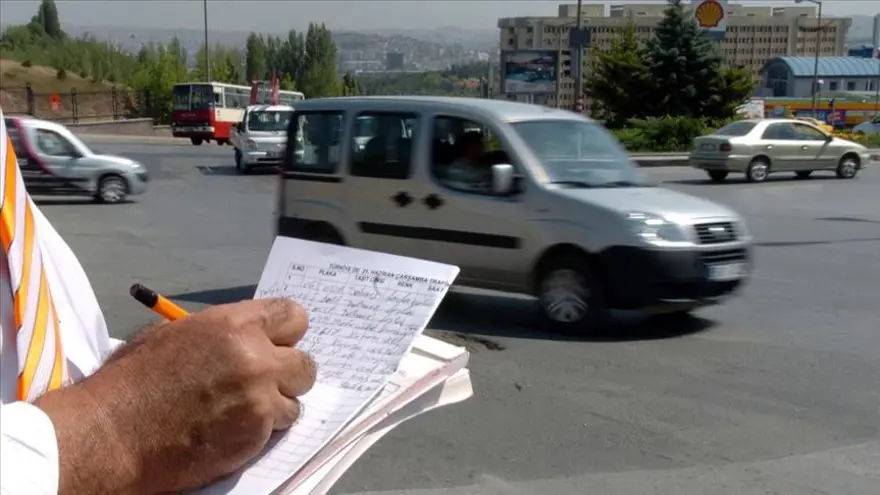 Yeni trafik cezaları 2025: Trafik cezası artıyor mu, ne kadar oluyor? Karayolları Trafik Kanununda yapılan değişiklikler 16