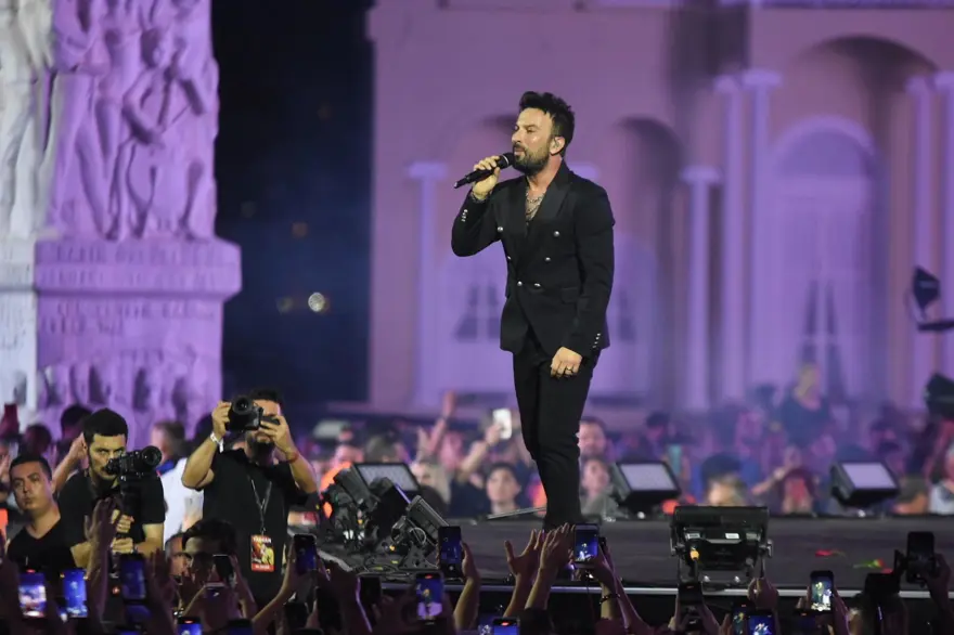 İZMİRLİLER TARKAN'LA COŞTU 12
