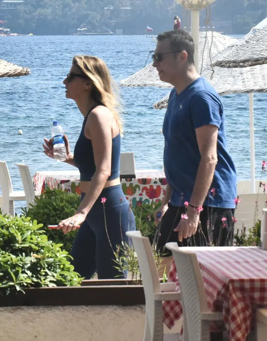 Fikret Orman,Tuğba Coşkun, Fikret Orman ve Tuğba Coşkun sabah yürüyüşü, Fikret Orman ve Tuğba Coşkun sabah sporu, ikret Orman ve Tuğba Coşkun Bodrum'da 1