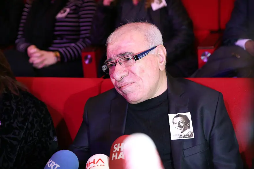 Münir Özkul son yolculuğuna uğurlandı 10 Münir Özkul son yolculuğuna uğurlandı 10