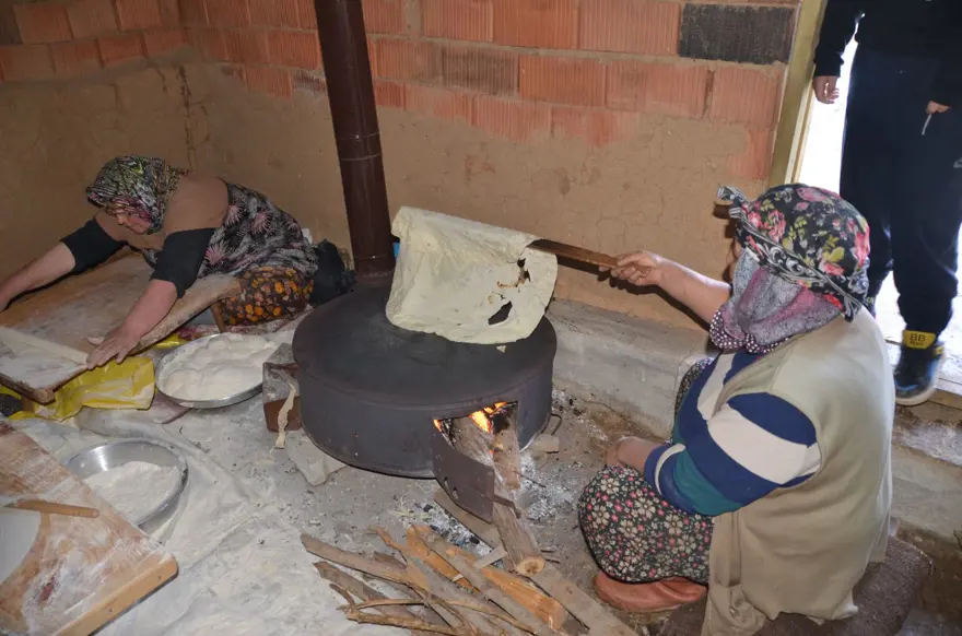 Bir kilo undan 500 tane çıkıyor! Antalyalıların vazgeçilmez lezzeti: Kış boyunca bayatlamıyor 6