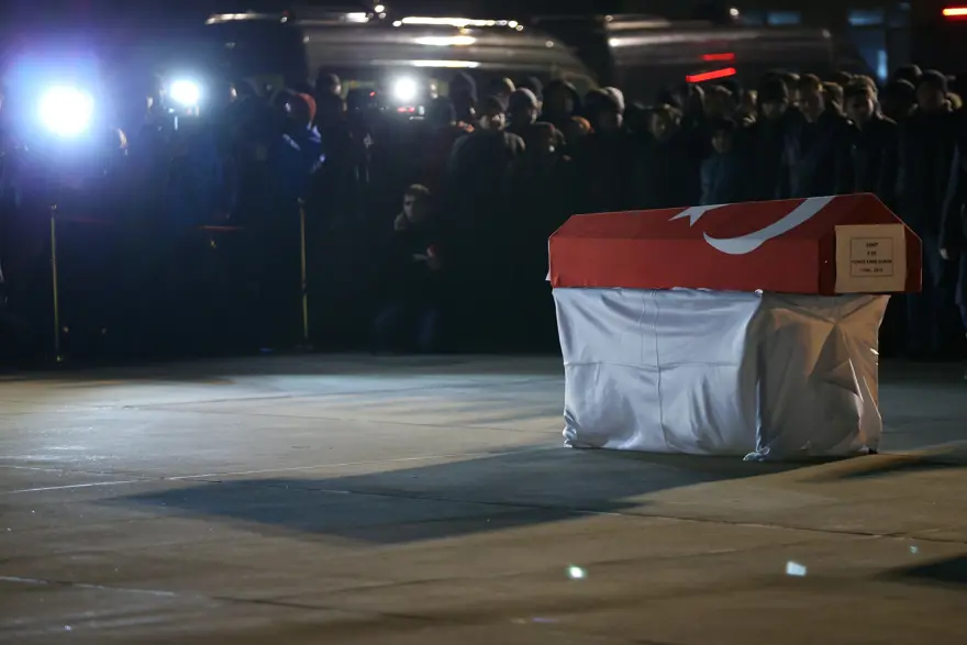 Çarşı iznine çıkan iki arkadaşın kaderi aynı oldu 11