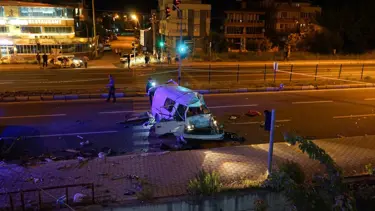 Balıkesir'de feci kaza: 2 ölü, 3 yaralı