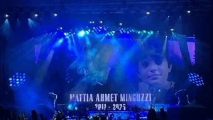Guns N' Roses konserinde Mattia Ahmet Minguzzi anıldı Guns N' Roses konserinde Mattia Ahmet Minguzzi anıldı