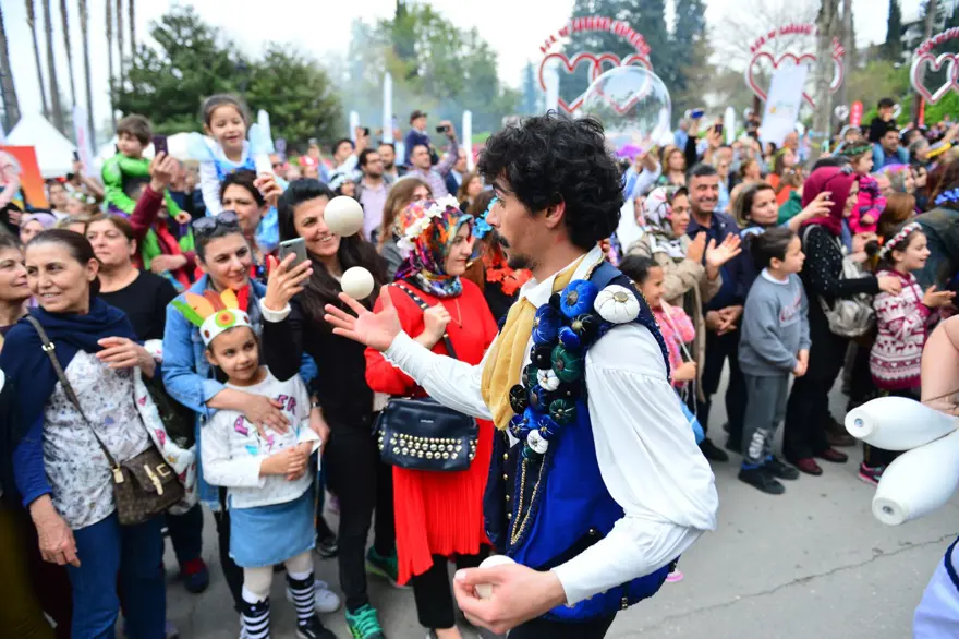 Adana'da renkli Portakal Çiçeği Karnavalı korteji 20 Adana'da renkli Portakal Çiçeği Karnavalı korteji 20