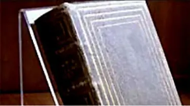 İnsan derisinden kitap