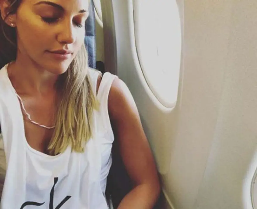 Uçakta rahatsızlanan Meryem Uzerli hastaneye kaldırıldı 17