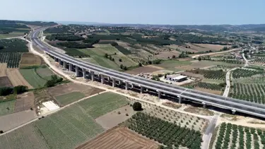 İstanbul-İzmir otoyolundan 26 günde 2,5 milyon araç geçti