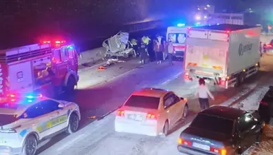 Hafif ticari araç TIR'a arkadan çarptı: Bir ölü