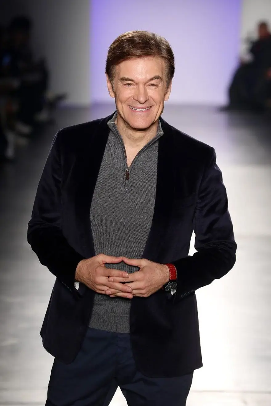 Dr. Mehmet ÖzHollywood Şöhretler Yolu’na adını yazdıracak 4