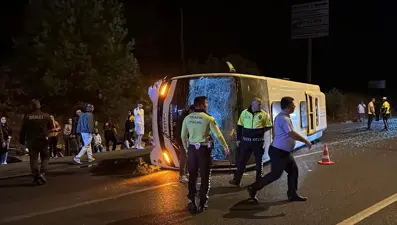Havalimanı otobüsü devrildi: 5 yaralı