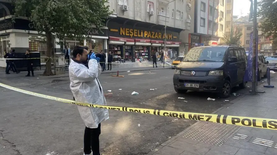 Fırındabıçaklı saldırgan paniği: Üç kişiyi bıçakladı, polis bacağından vurdu 2