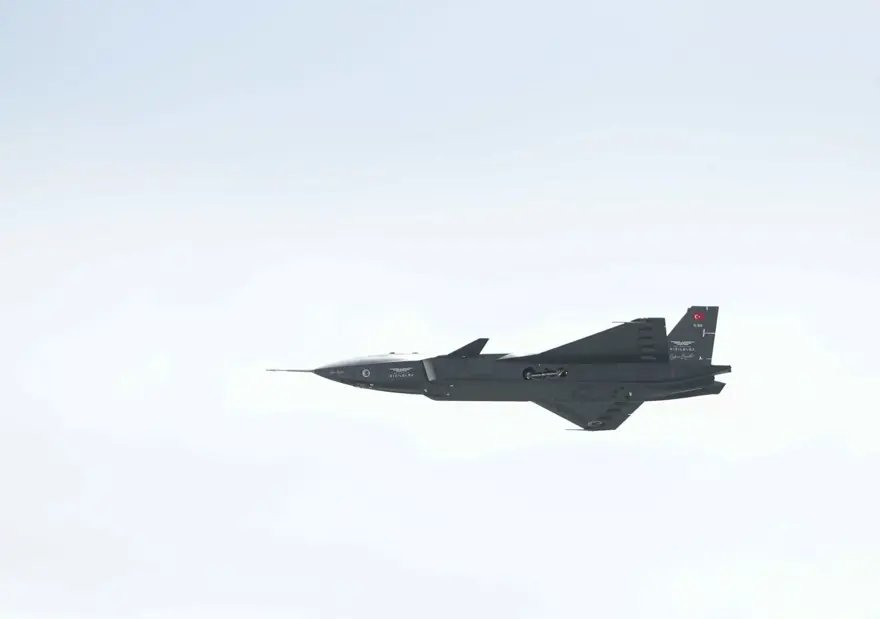 Kızılelma, TEKNOFEST'e katılmak için Atatürk Havalimanı'nda Kızılelma, TEKNOFEST'e katılmak için Atatürk Havalimanı'nda