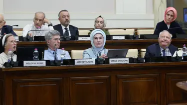 Emine Erdoğan'dan Vatikan'da "Dünya 5'ten büyüktür" mesajı