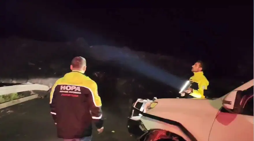 Artvin'de heyelan: Karadeniz Sahil Yolu'nun tek şeridi ulaşıma açıldı 6