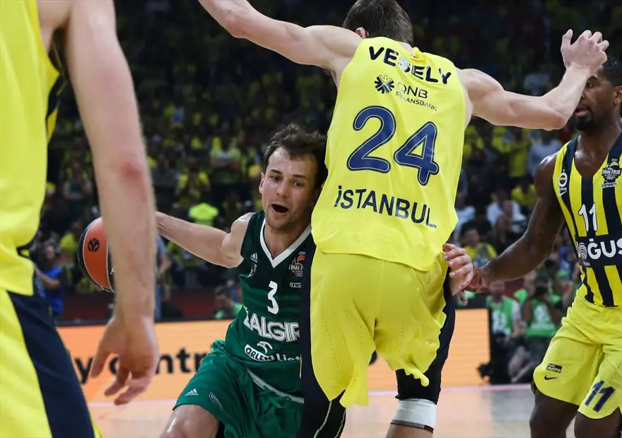 Fenerbahçe Doğuş finalde (Fenerbahçe Doğuş-Real Madrid) 31