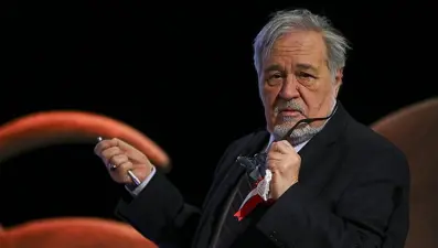 İlber Ortaylı: Dünya Türkleri bekliyor