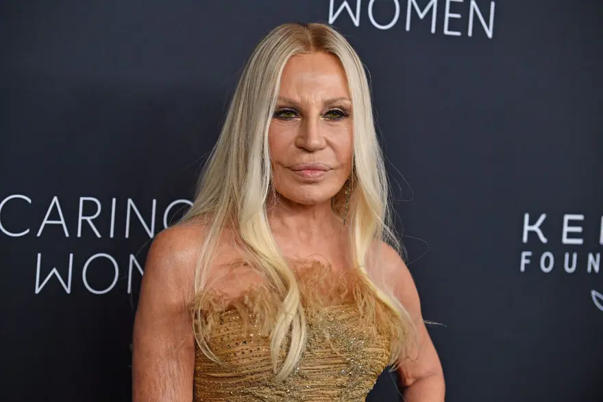 Moda ikonu Donatella Versace'yi görenler tanıyamadı! "Tarihteki en büyük değişim" 