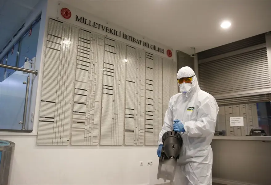 Meclis'te Corona virüs için dezenfeksiyon yapıldı 2