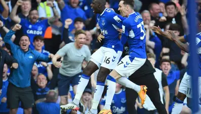 Premier Lig ekibi Everton'a 10 puan silme cezası