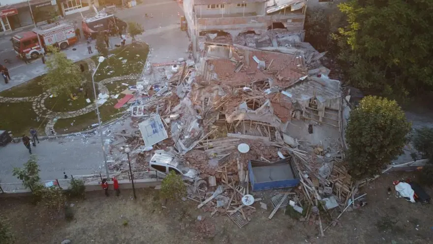 29 KİŞİ HASTANEYE KALDIRILDI 3