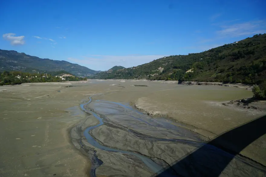 Gerçekler ortaya çıktı: "Sığ göl, ölü toprak, sönük ilçe" 4 Gerçekler ortaya çıktı: "Sığ göl, ölü toprak, sönük ilçe" 4