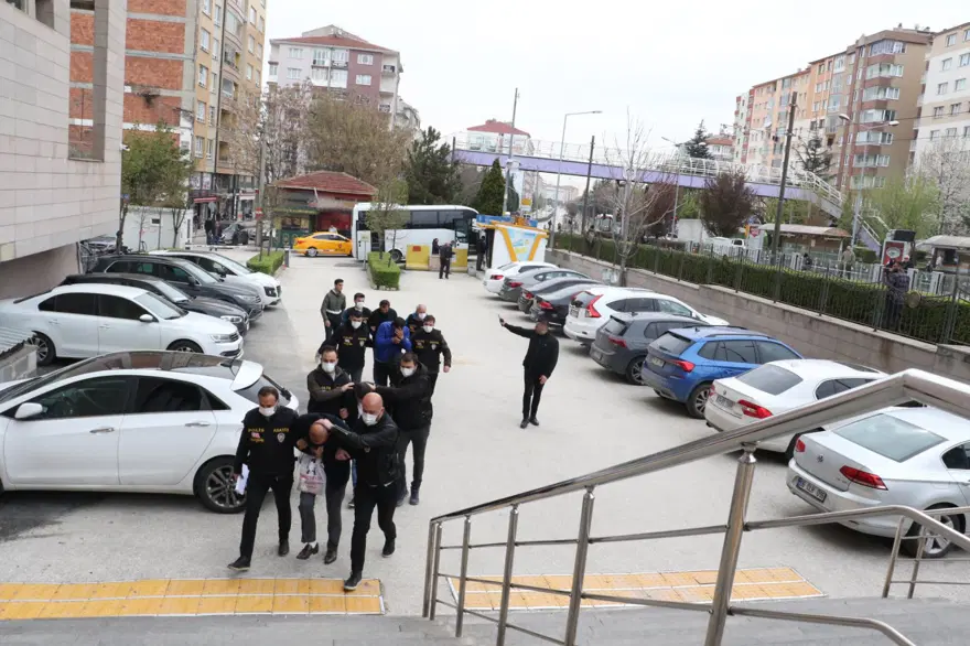 MİT ve devlet görevlisi yalanı ile dolandırıcılığa 150 yıl hapis istemi MİT ve devlet görevlisi yalanı ile dolandırıcılığa 150 yıl hapis istemi