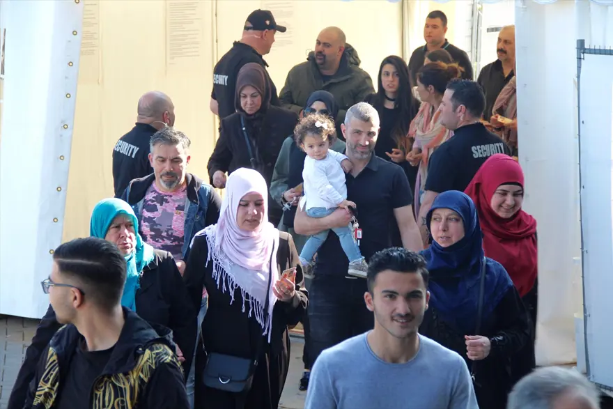 Yurt dışında oy verme işlemi sona erdi 13