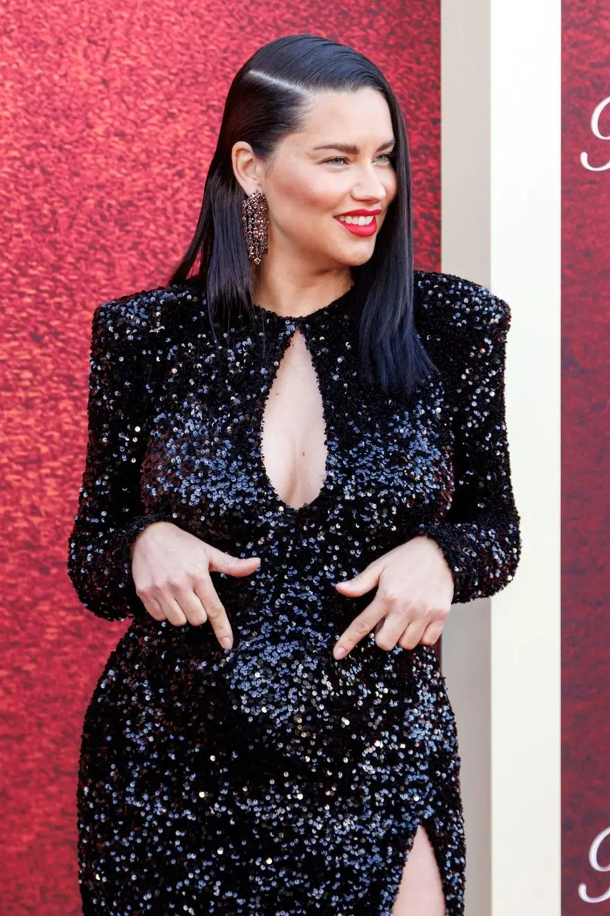 Yüzündeki değişimle şaşırtan Adriana Lima sessizliğini bozdu 13 Yüzündeki değişimle şaşırtan Adriana Lima sessizliğini bozdu 13