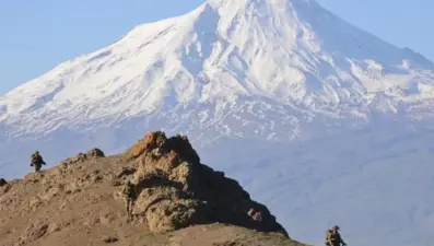 'Hudut kartalları' bayramda sınır nöbetinde