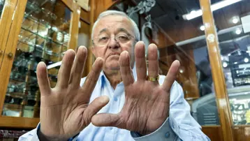 Ehliyet yenilerken gerçek ortaya çıktı: Yaptığı iş yüzünden parmak izi silinmiş