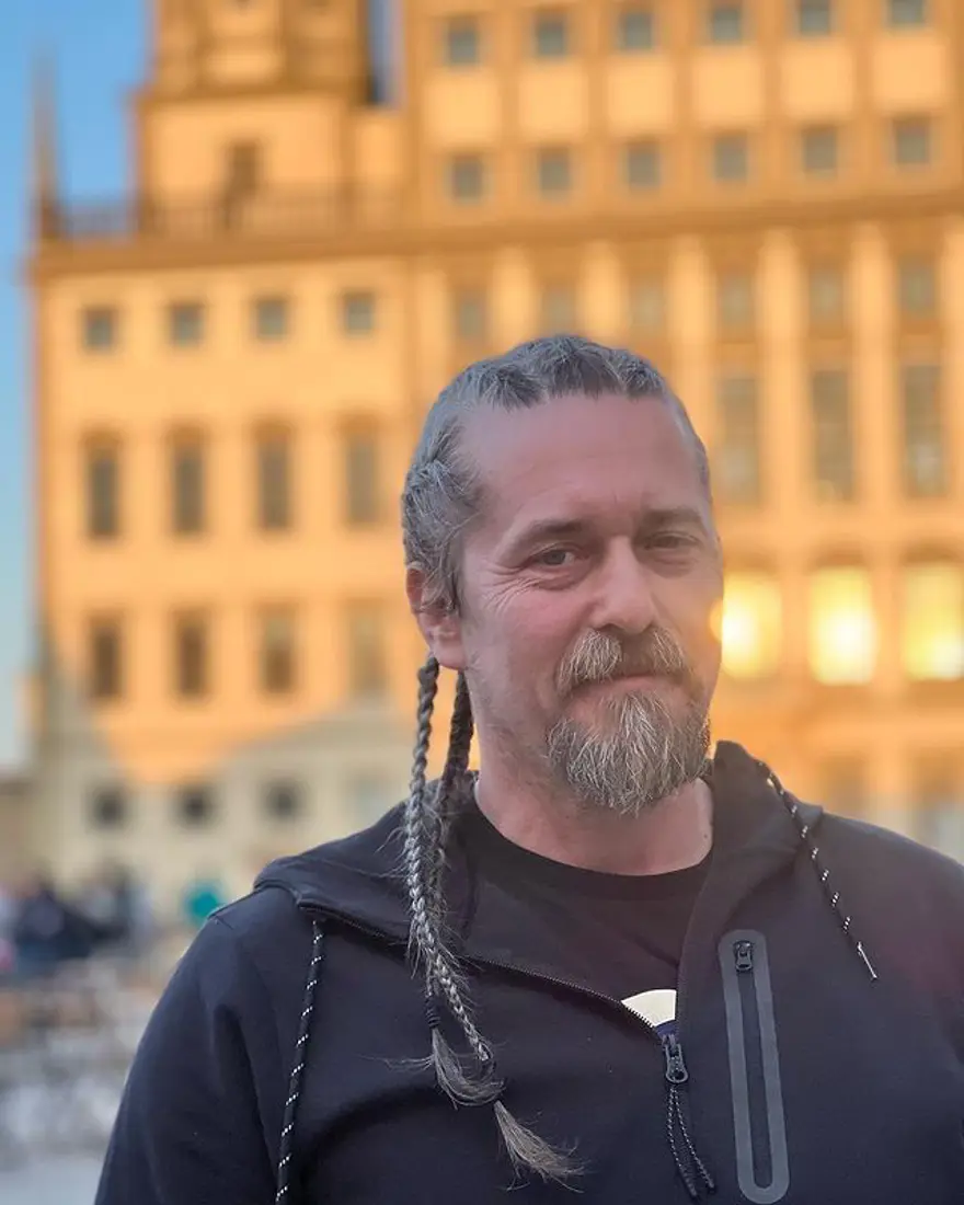 Burak Özçivit'ten yeni imaj: Tatil başlar  (Ünlülerin değişimi) 174