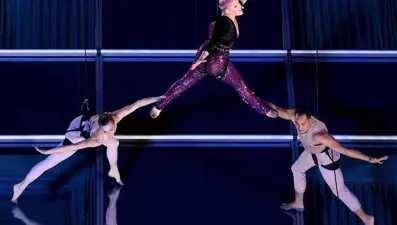 Amerikan Müzik Ödülleri görkemli bir törenle sahiplerini buldu (Pink geceye damga vurdu)