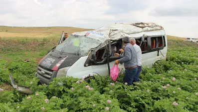 Amasya'da yolcu minibüsü takla attı: 1 can kaybı, 4 yaralı