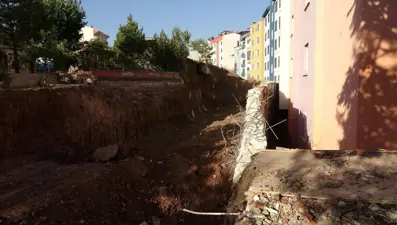 Erzurum'da heyelan: Yedi bina boşaltıldı, AFAD sismik inceleme yapıyor