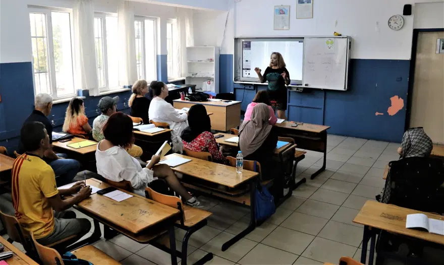 Antalya'ya gelen Rus ve Ukraynalılar aynı sınıfta 7