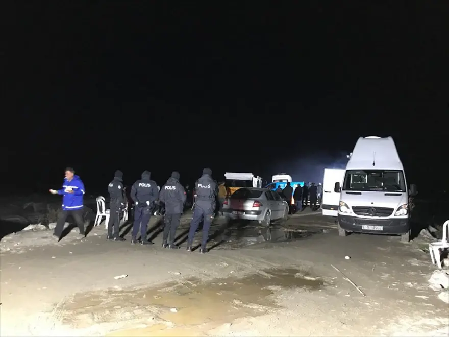 Mersin'de denizde kaybolan iki bekçiyi arama çalışmaları sürüyor Mersin'de denizde kaybolan iki bekçiyi arama çalışmaları sürüyor