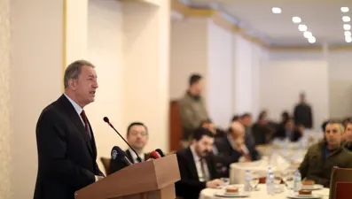 Akar'dan Fırat'ın doğusu mesajı: Hazırlığı yaptık, zamanı gelince gereği yapılacak