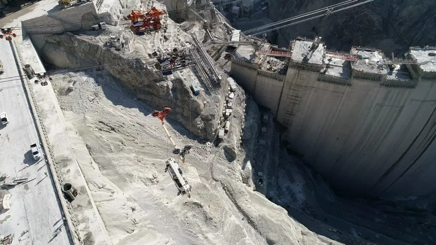 Yusufeli Barajı'nda son 16 metre 9 Yusufeli Barajı'nda son 16 metre 9