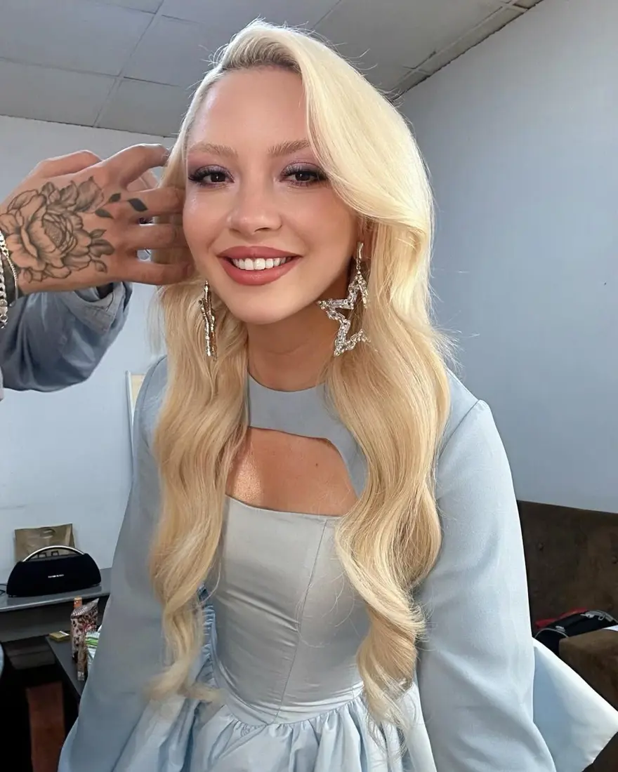 Ece Seçkin: Temizlik takıntım yüzünden terapi alıyorum 2 Ece Seçkin: Temizlik takıntım yüzünden terapi alıyorum 2